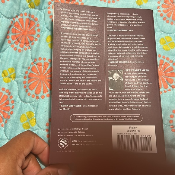 Dead Astronauts by Jeff Vandermeer (paperback) - Picture 2 of 3